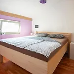 Family-friendly Serene Retreat - Four Bedroom With Terrace * Secovlje