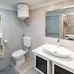 Family-friendly Serene Retreat - Four Bedroom With Terrace Дом отдыха
