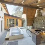 Family-friendly Serene Retreat - Four Bedroom With Terrace *