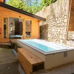 Family-friendly Serene Retreat - Four Bedroom With Terrace Secovlje