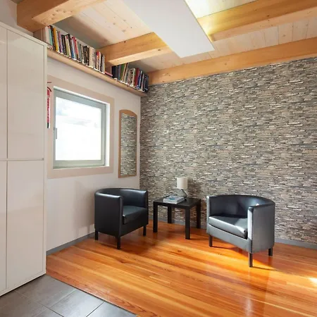 Family-friendly Serene Retreat - Four Bedroom With Terrace * Сечовле