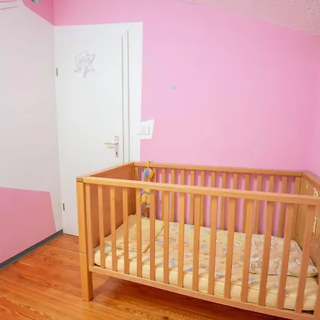 Family-friendly Serene Retreat - Four Bedroom With Terrace