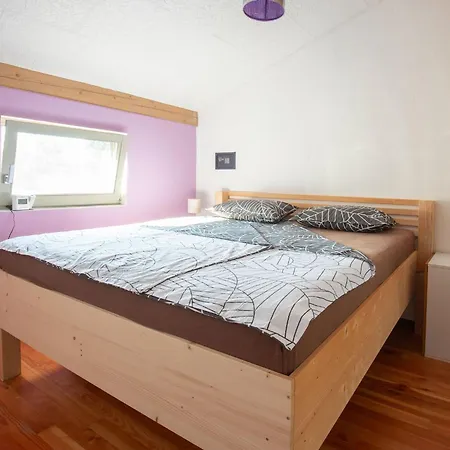 Family-friendly Serene Retreat - Four Bedroom With Terrace * Secovlje