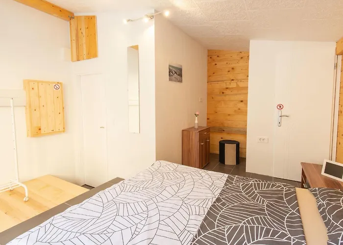 Family-friendly Serene Retreat - Four Bedroom With Terrace *