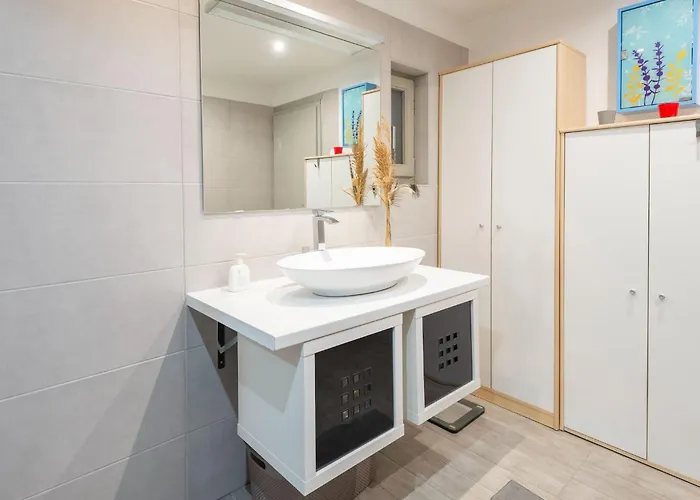 Tatil Evi Family-friendly Serene Retreat - Four Bedroom With Terrace