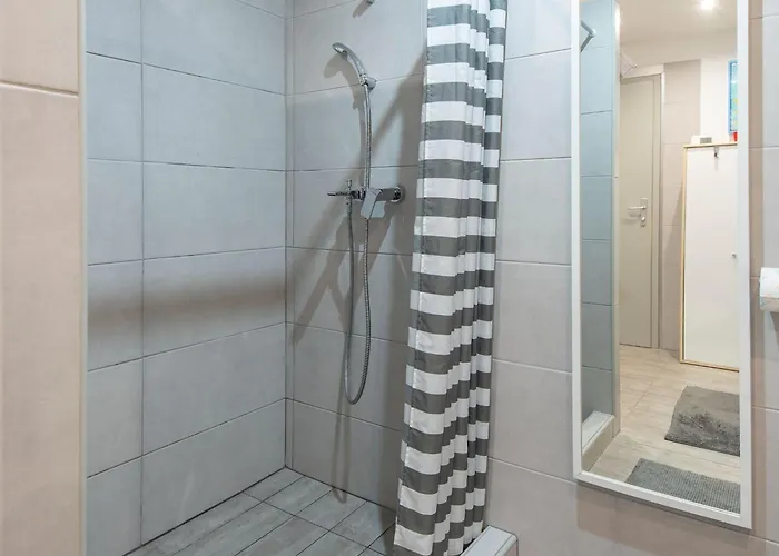 Tatil Evi Family-friendly Serene Retreat - Four Bedroom With Terrace