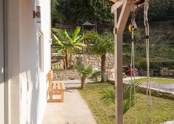 Family-friendly Serene Retreat - Four Bedroom With Terrace Tatil Evi Sečovlje