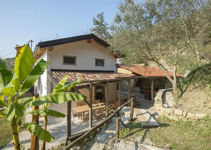 Family-friendly Serene Retreat - Four Bedroom With Terrace Sečovlje