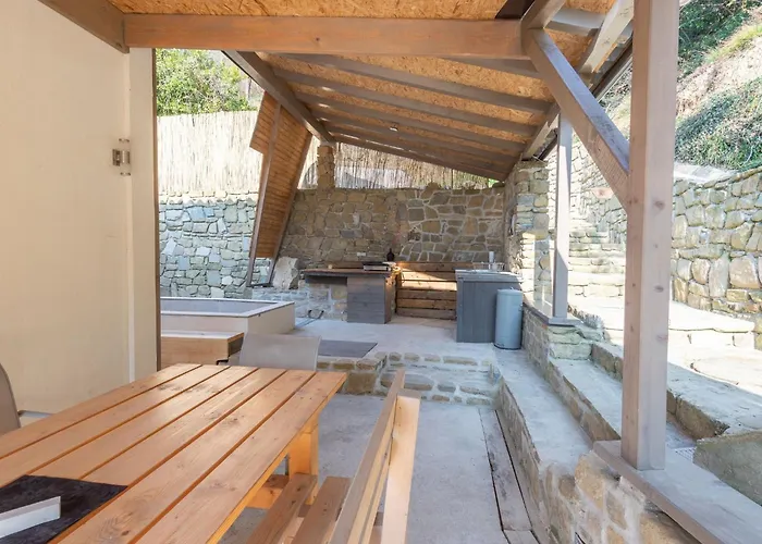 Family-friendly Serene Retreat - Four Bedroom With Terrace Tatil Evi Sečovlje