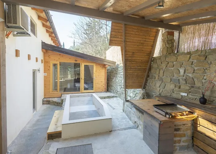 Family-friendly Serene Retreat - Four Bedroom With Terrace *